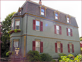 Newport RI Bed and Breakfast, the Victorian Ladies Inn.