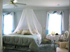 Candleberry Inn Bed and Breakfast Retreat & Day Spa